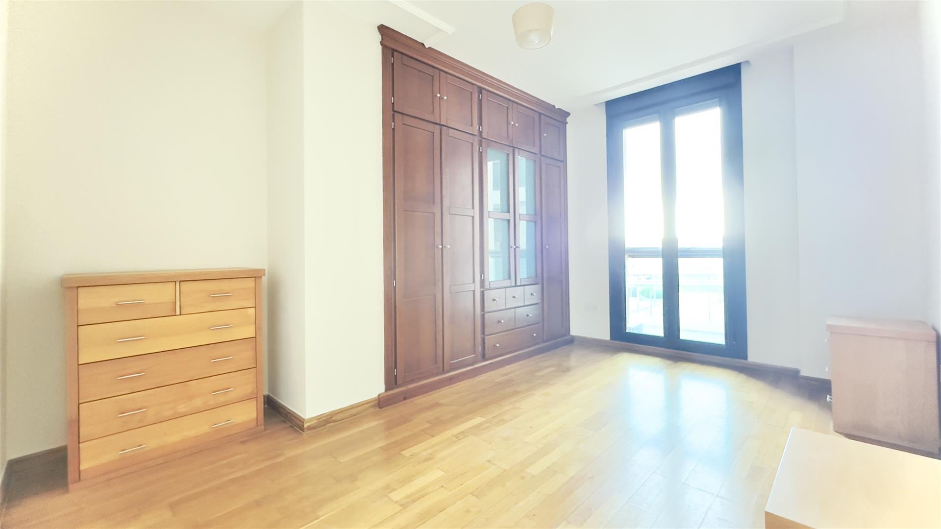 Image of Apartment - 4 Bedrooms - 2 Bathrooms for Sale in Europlaza-Gibraltar, Image 7